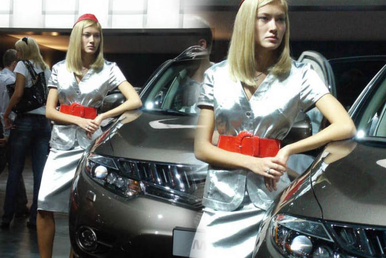 выставочный стенд, promotion wear for nissan 