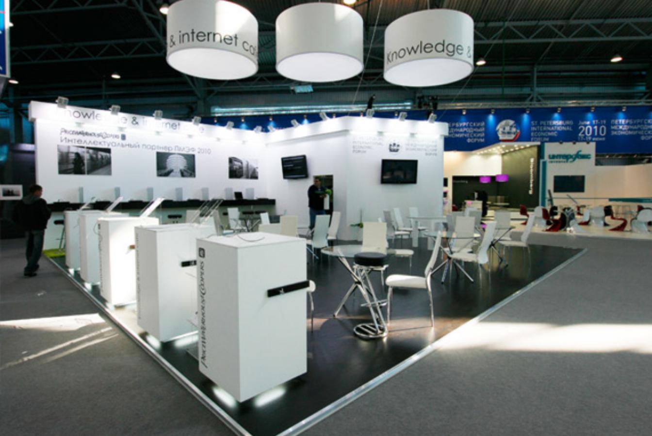 выставочный стенд, стенд для компании pricewaterhousecoopers