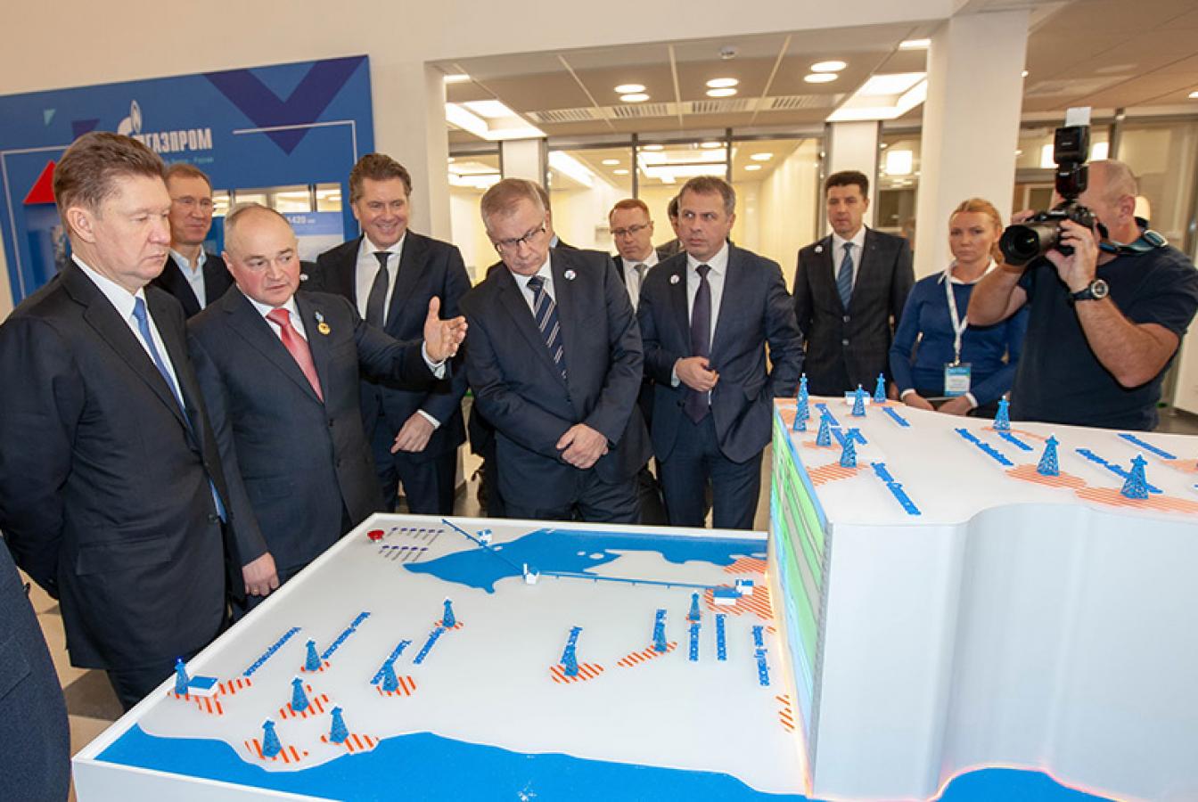 выставочный стенд, official ceremony at the bovanenkovskoye field third gas production facility